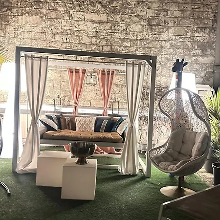 Luxury Rooftop Escape With Jacuzzi & Sacre-coeur View * Paris
