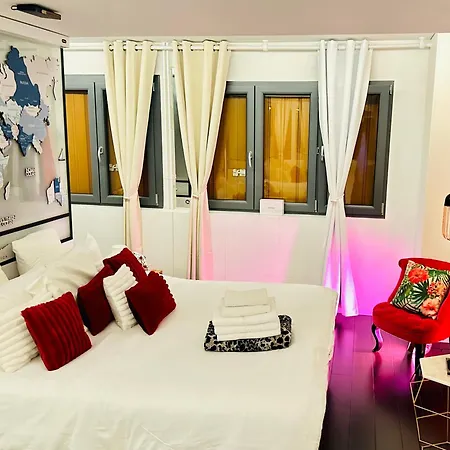 Luxury Rooftop Escape With Jacuzzi & Sacre-coeur View Daire Paris