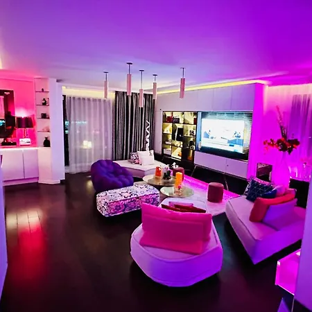 Luxury Rooftop Escape With Jacuzzi & Sacre-coeur View Apartament Paryż