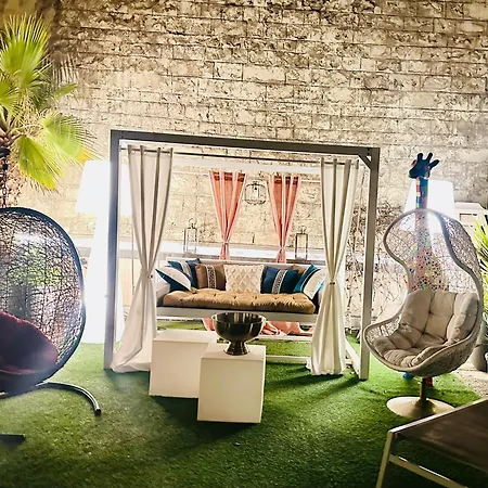 Luxury Rooftop Escape With Jacuzzi & Sacre-coeur View Apartament *